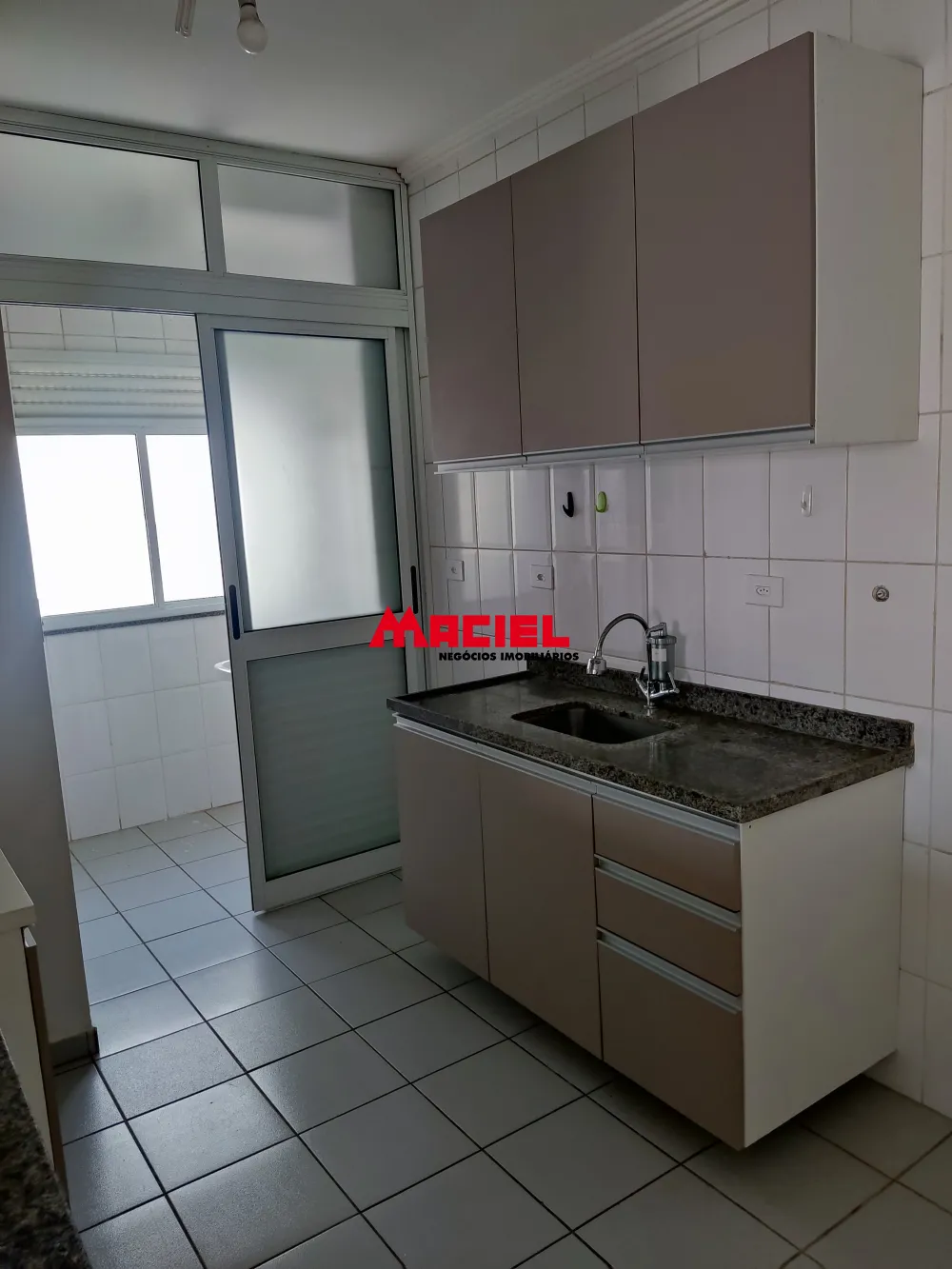 Alugar Apartamento / Padr&atilde;o em S&atilde;o Jos&eacute; dos Campos R$ 2.500,00 - Foto 3