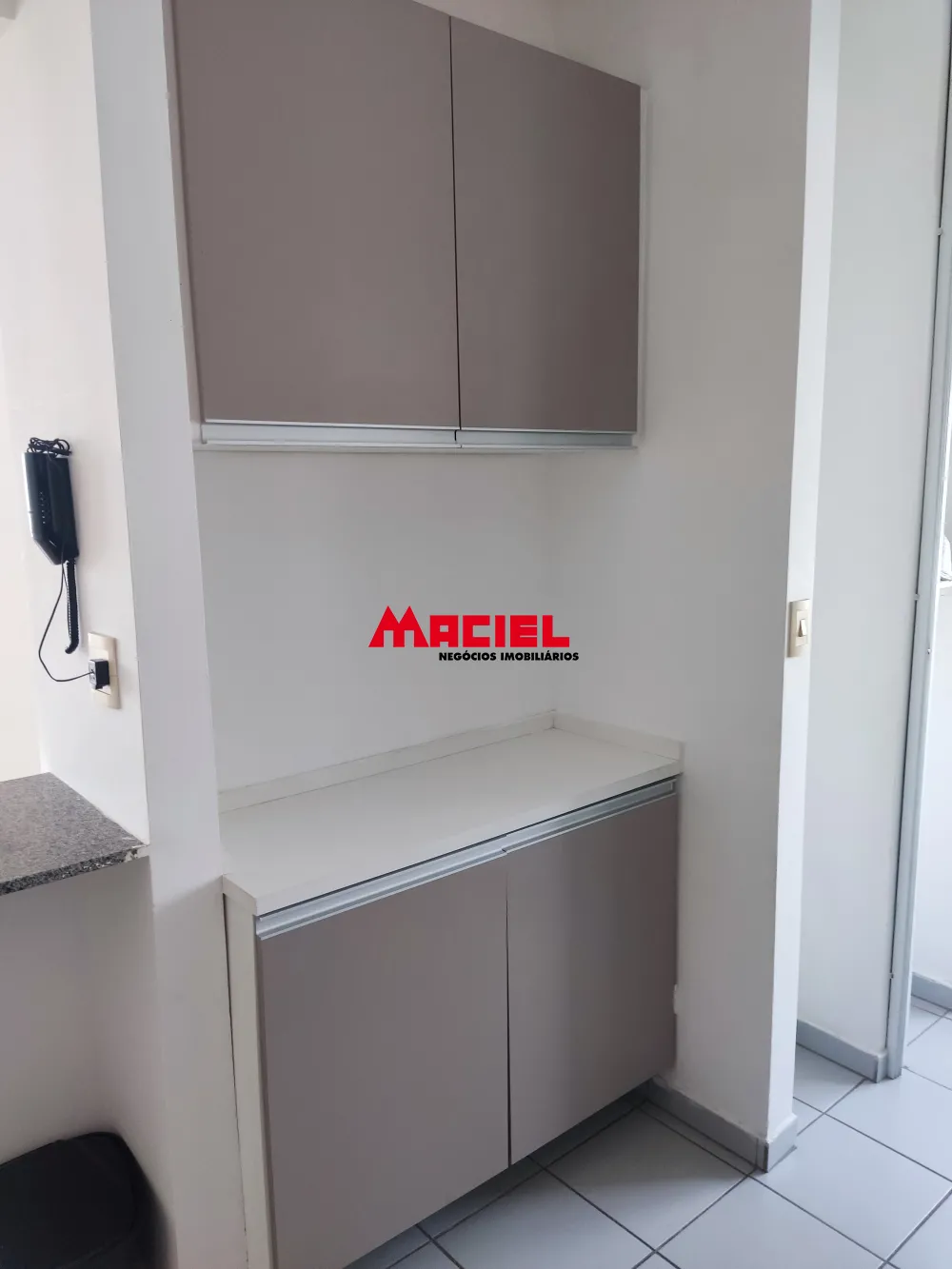 Alugar Apartamento / Padr&atilde;o em S&atilde;o Jos&eacute; dos Campos R$ 2.500,00 - Foto 4