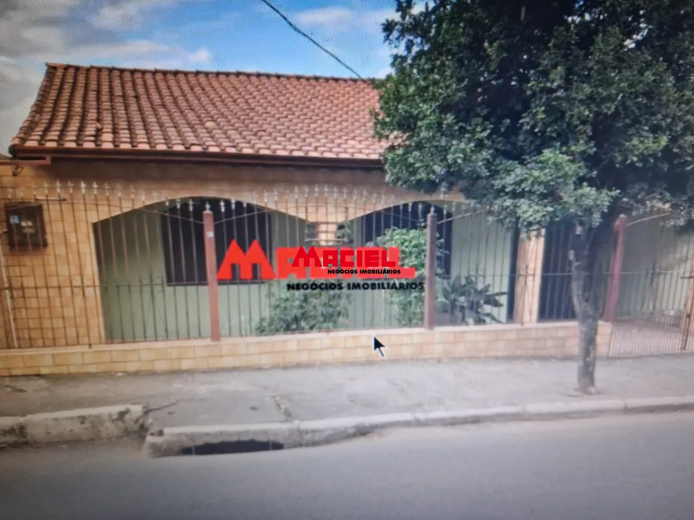 Alugar Casa / Padr&atilde;o em S&atilde;o Jos&eacute; dos Campos R$ 2.000,00 - Foto 1