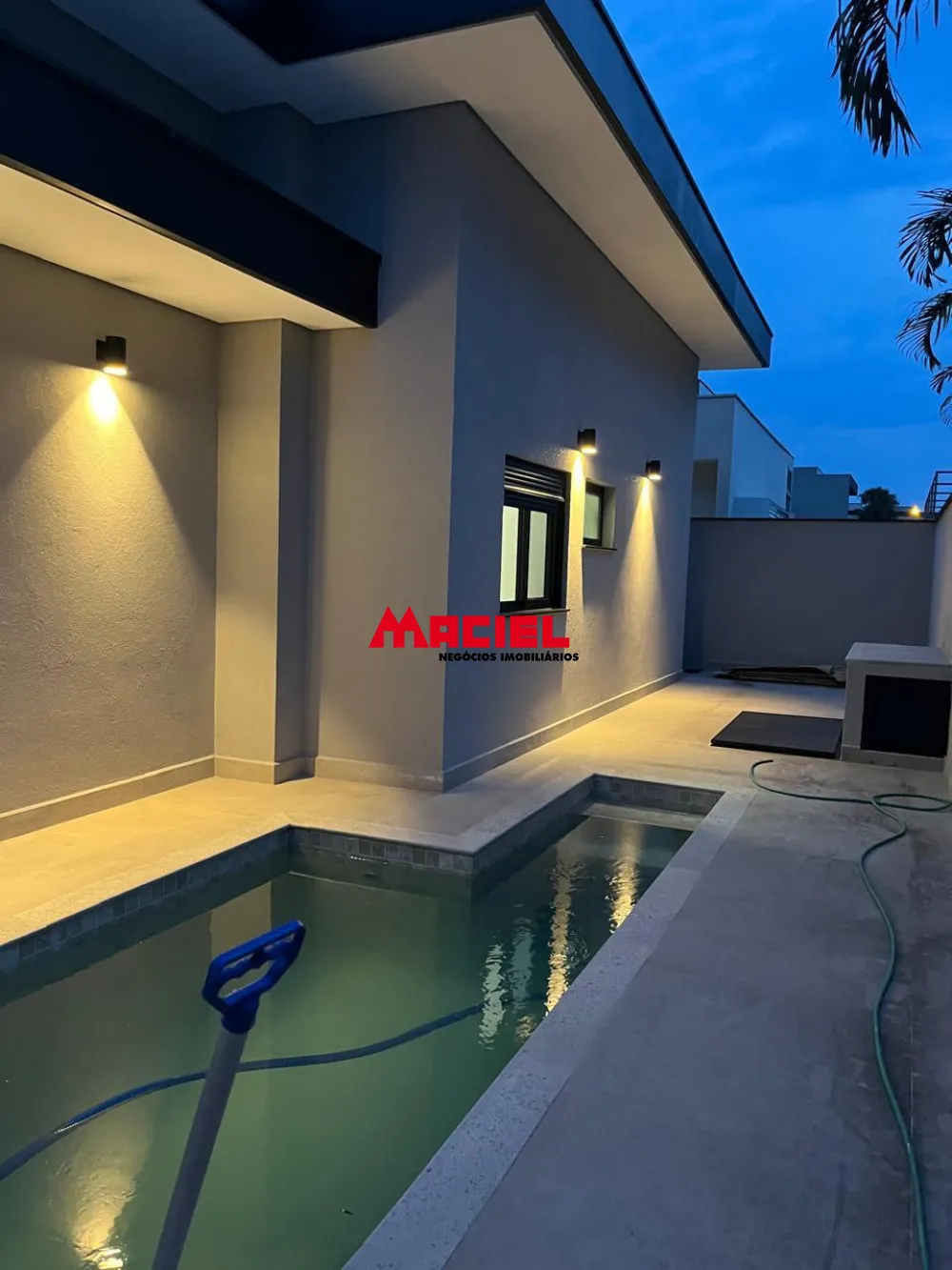 Alugar Casa / Condom&iacute;nio em S&atilde;o Jos&eacute; dos Campos R$ 18.000,00 - Foto 1