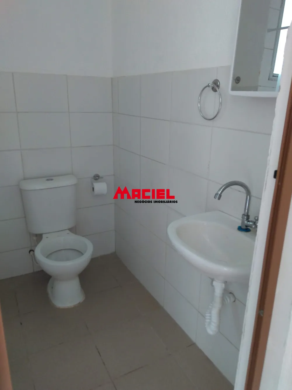 Comprar Casa / Padr&atilde;o em S&atilde;o Jos&eacute; dos Campos R$ 250.000,00 - Foto 4