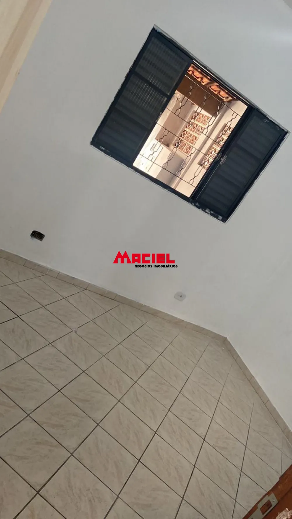 Alugar Casa / Padr&atilde;o em S&atilde;o Jos&eacute; dos Campos R$ 1.600,00 - Foto 5