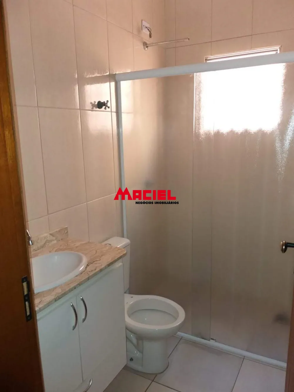 Alugar Casa / Padr&atilde;o em S&atilde;o Jos&eacute; dos Campos R$ 2.300,00 - Foto 4