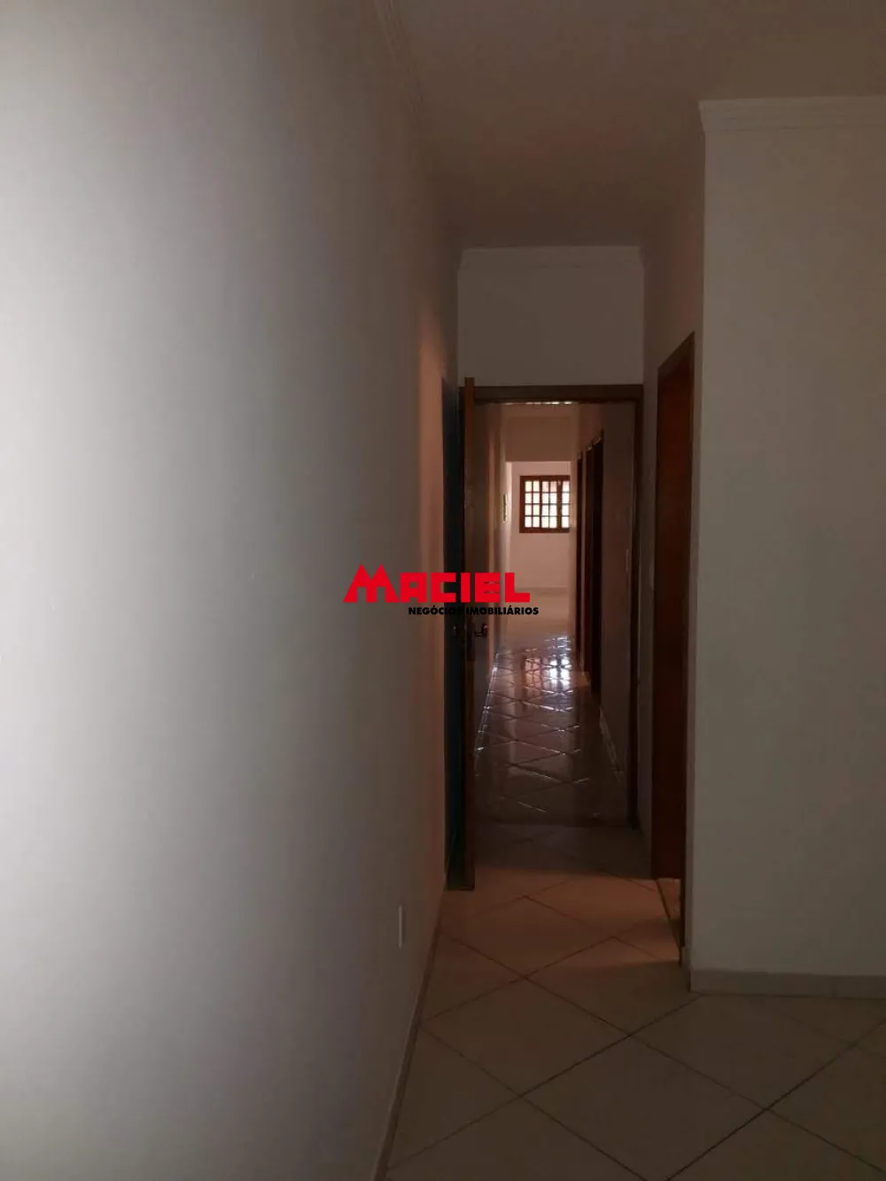 Alugar Casa / Padr&atilde;o em S&atilde;o Jos&eacute; dos Campos R$ 2.300,00 - Foto 9