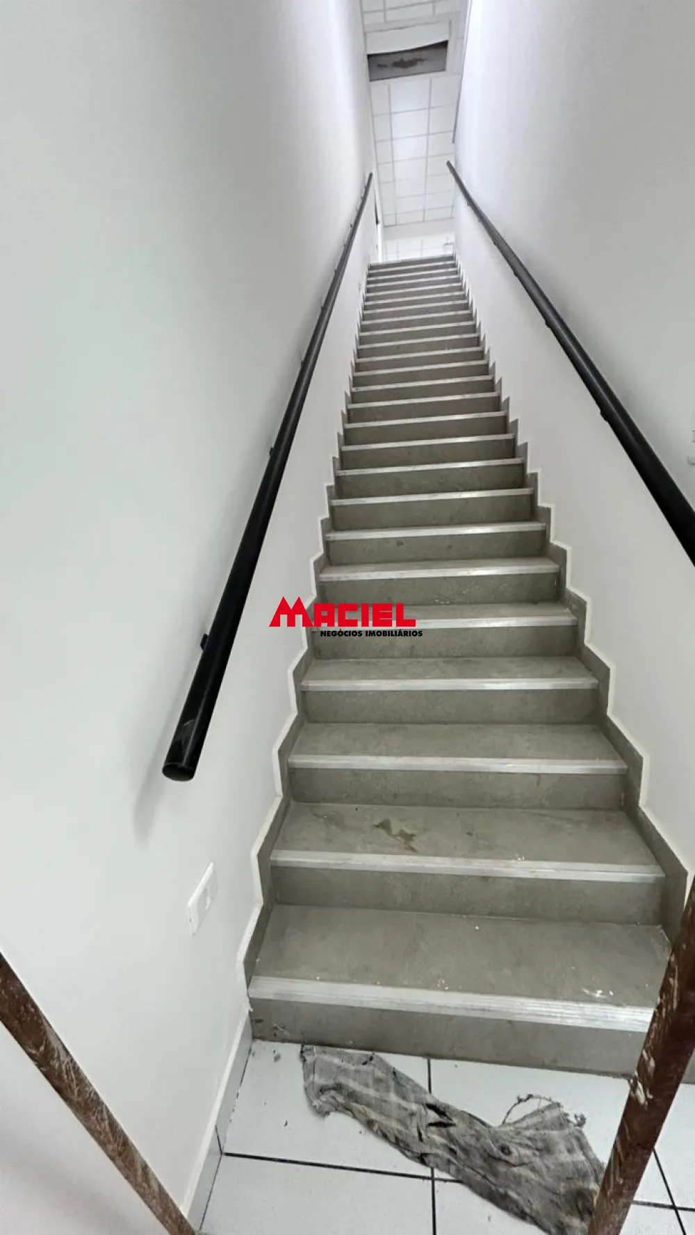 Alugar Comercial / Pr&eacute;dio em S&atilde;o Jos&eacute; dos Campos R$ 4.000,00 - Foto 4