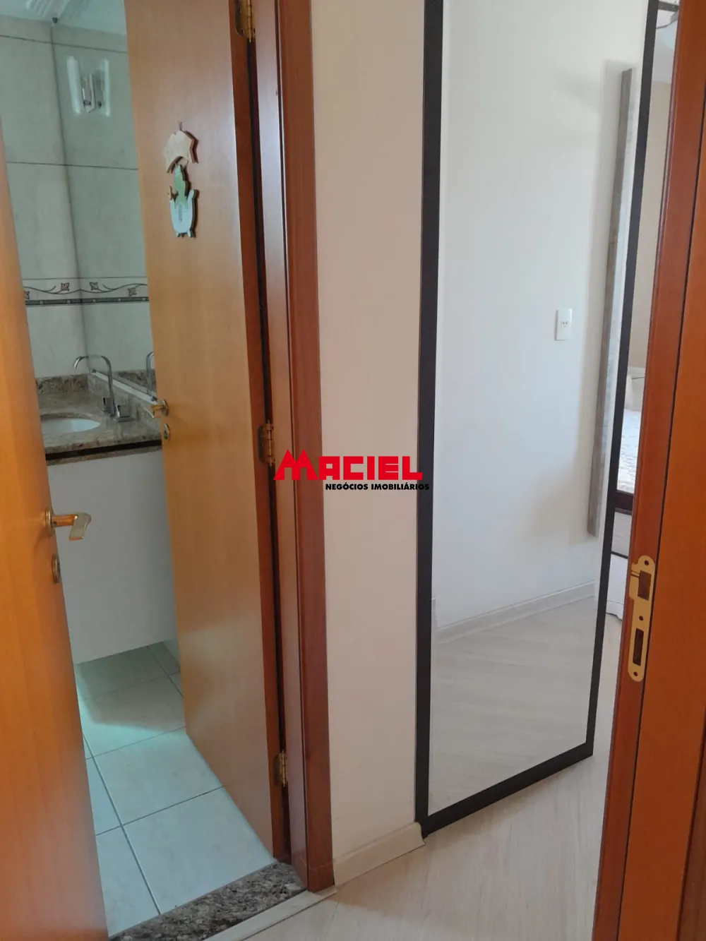Alugar Apartamento / Padr&atilde;o em S&atilde;o Jos&eacute; dos Campos R$ 4.000,00 - Foto 8
