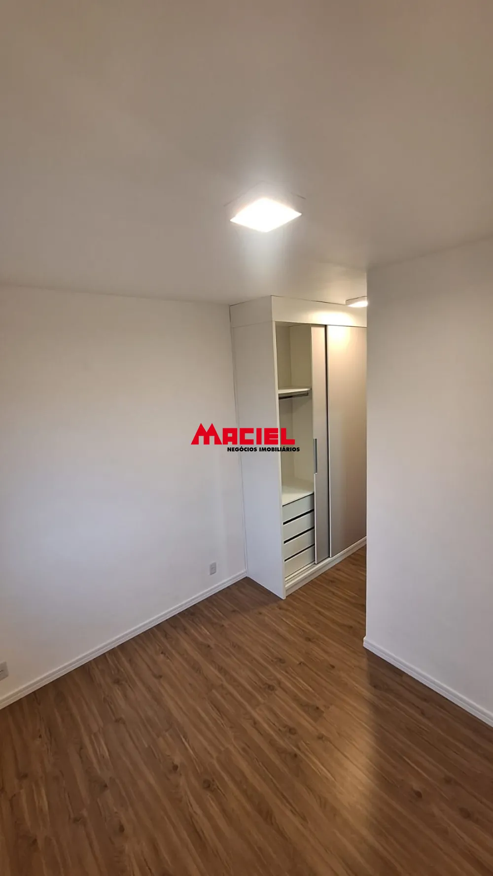 Alugar Apartamento / Padr&atilde;o em S&atilde;o Jos&eacute; dos Campos R$ 3.200,00 - Foto 8