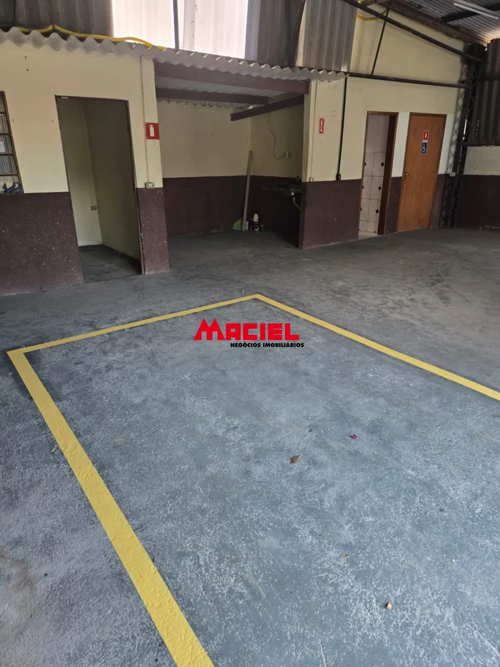 Alugar Comercial / Galp&atilde;o em S&atilde;o Jos&eacute; dos Campos R$ 3.000,00 - Foto 6