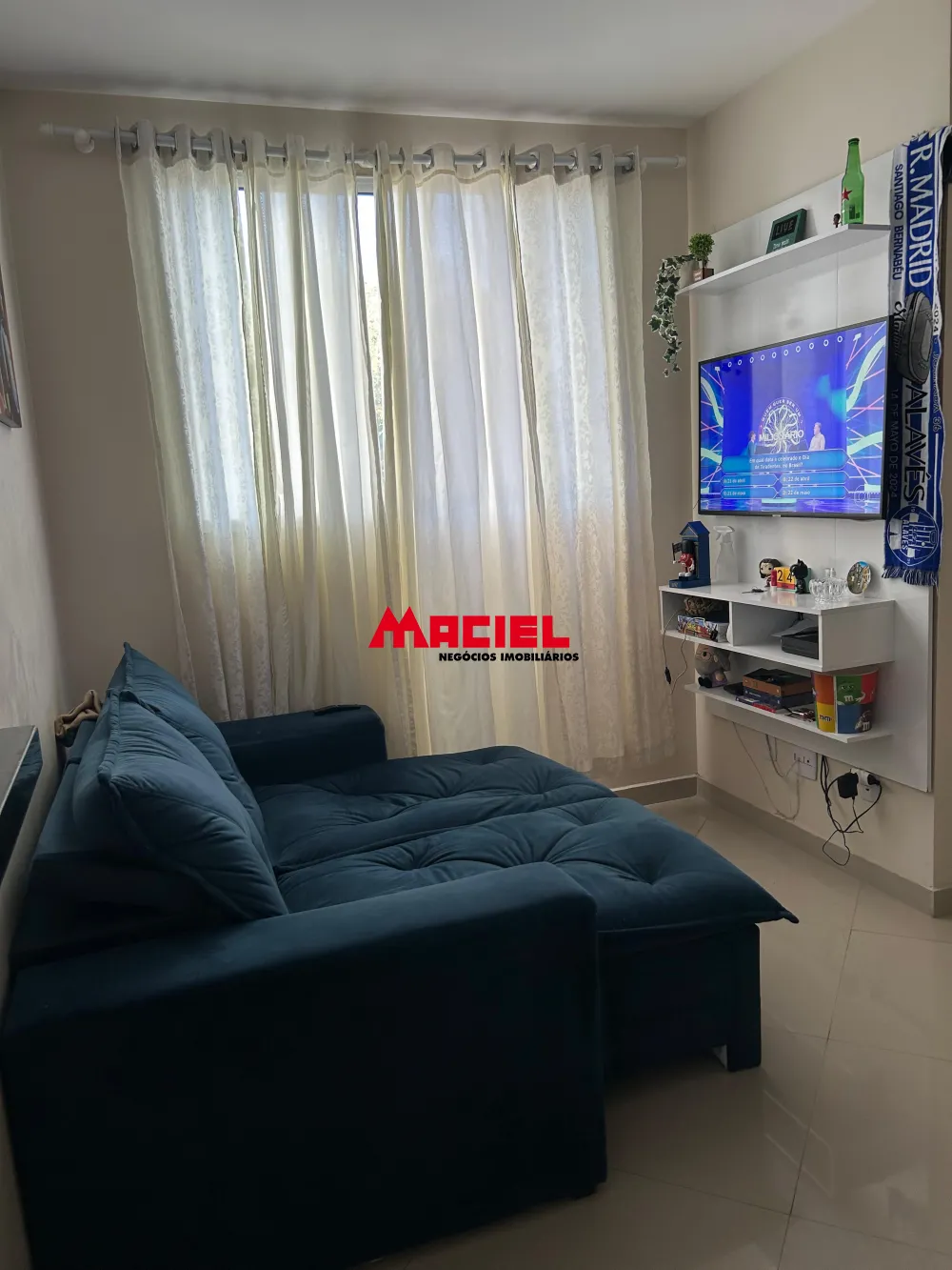 Alugar Apartamento / Padr&atilde;o em S&atilde;o Jos&eacute; dos Campos R$ 1.700,00 - Foto 1