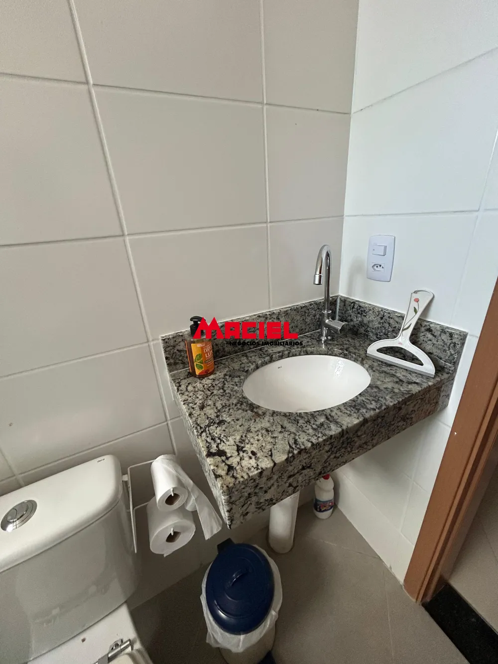 Alugar Apartamento / Padr&atilde;o em S&atilde;o Jos&eacute; dos Campos R$ 1.700,00 - Foto 8