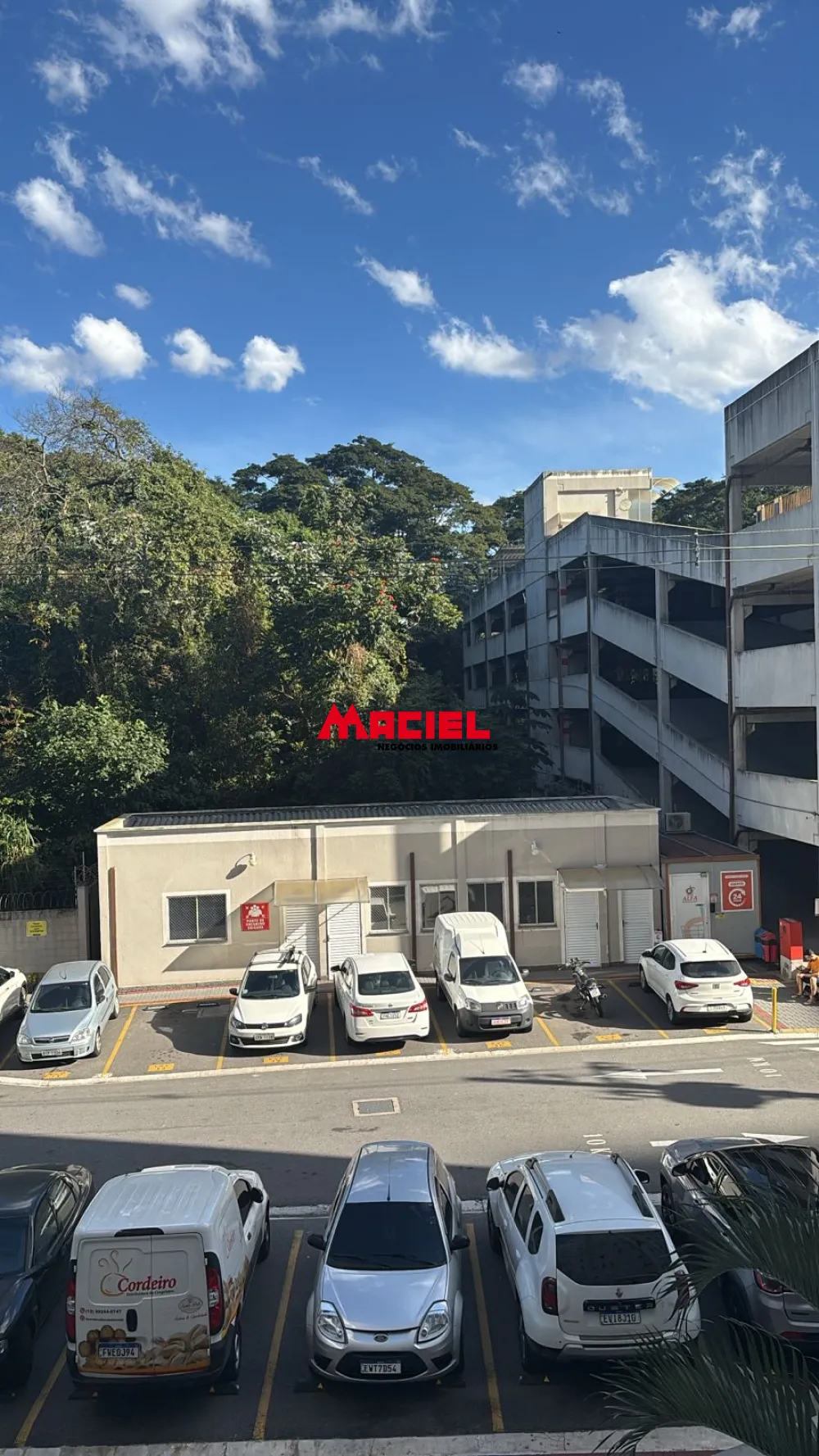 Alugar Apartamento / Padr&atilde;o em S&atilde;o Jos&eacute; dos Campos R$ 1.700,00 - Foto 16