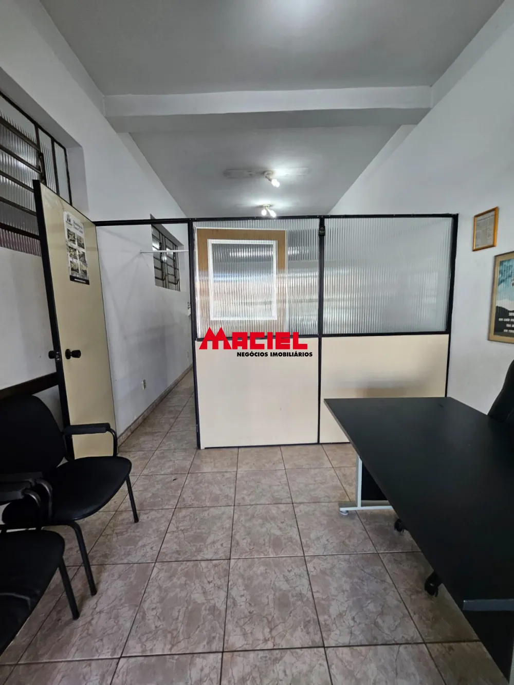 Alugar Comercial / Sala em S&atilde;o Jos&eacute; dos Campos R$ 2.800,00 - Foto 1