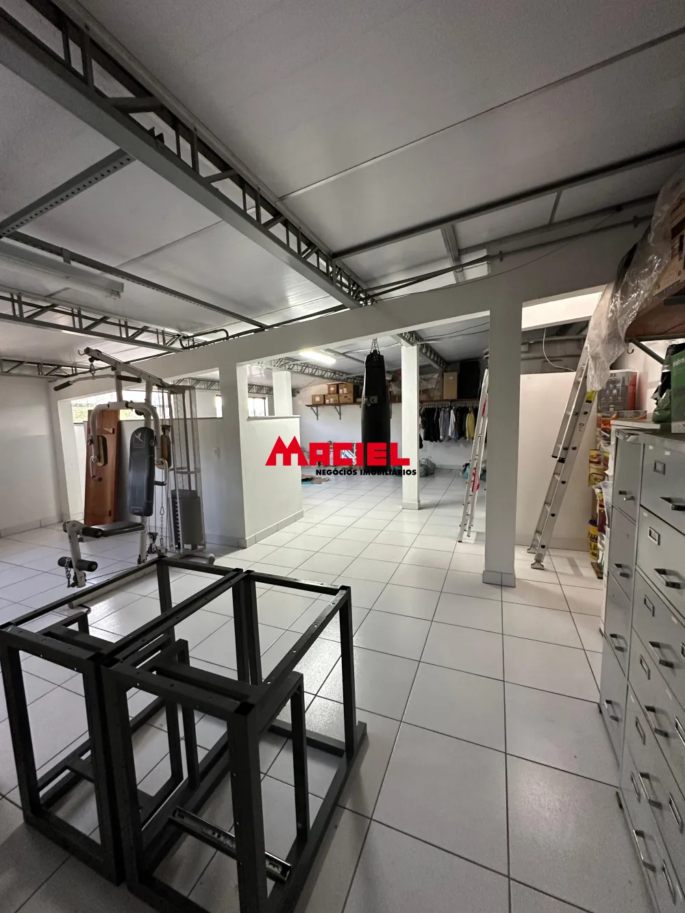 Alugar Comercial / Ponto Comercial em S&atilde;o Jos&eacute; dos Campos R$ 15.000,00 - Foto 1