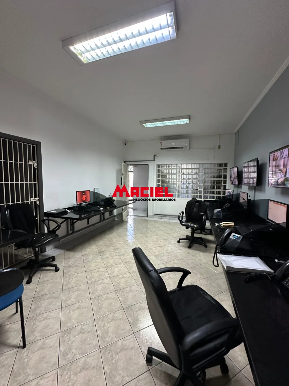 Alugar Comercial / Ponto Comercial em S&atilde;o Jos&eacute; dos Campos R$ 15.000,00 - Foto 23