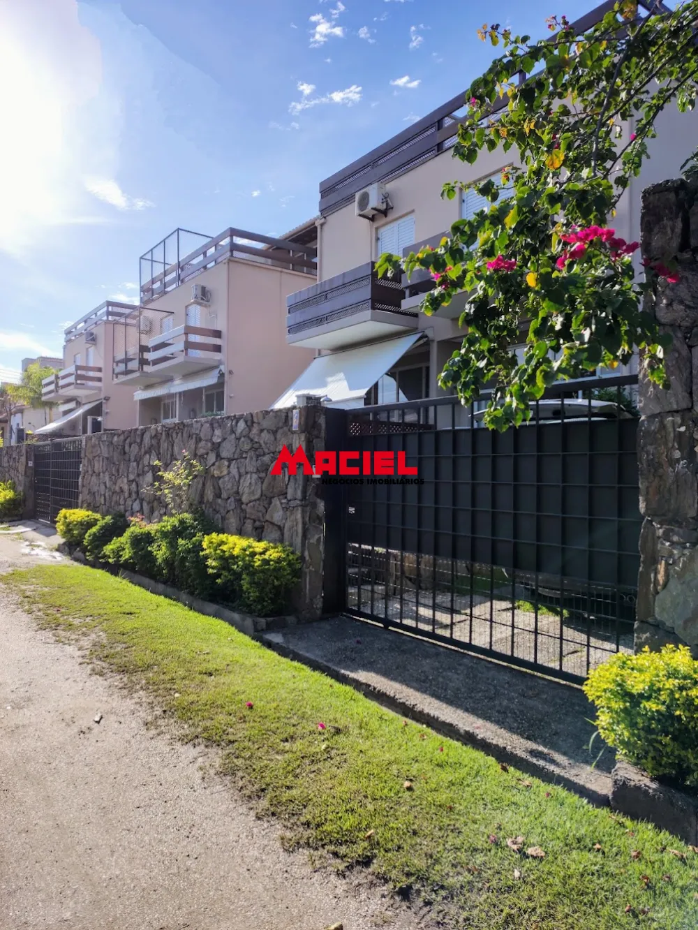 Comprar Casa / Condom&iacute;nio em S&atilde;o Sebasti&atilde;o R$ 1.200.000,00 - Foto 2