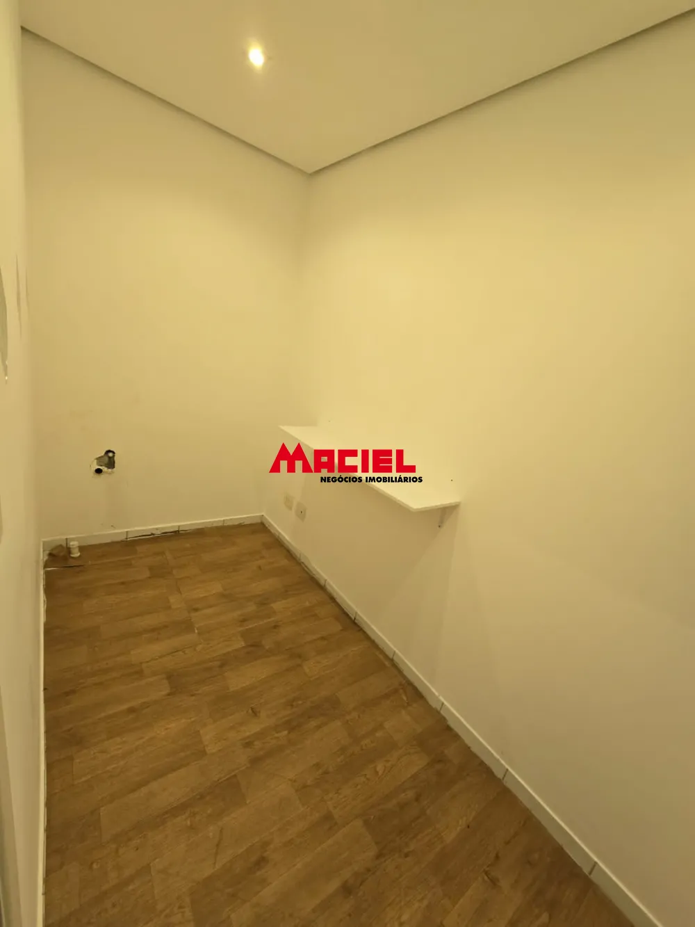 Alugar Comercial / Sala em Edif&iacute;cio/Condom&iacute;nio em S&atilde;o Jos&eacute; dos Campos R$ 2.400,00 - Foto 10