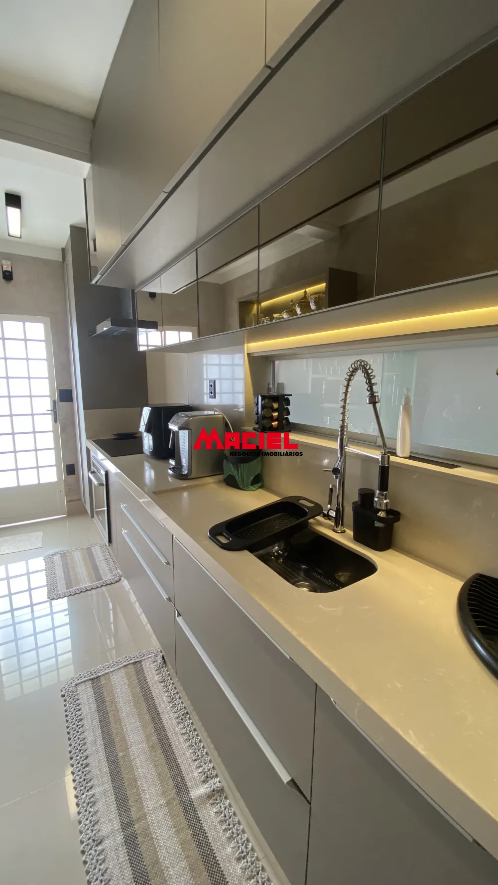 Comprar Casa / Sobrado em S&atilde;o Jos&eacute; dos Campos R$ 1.600.000,00 - Foto 11