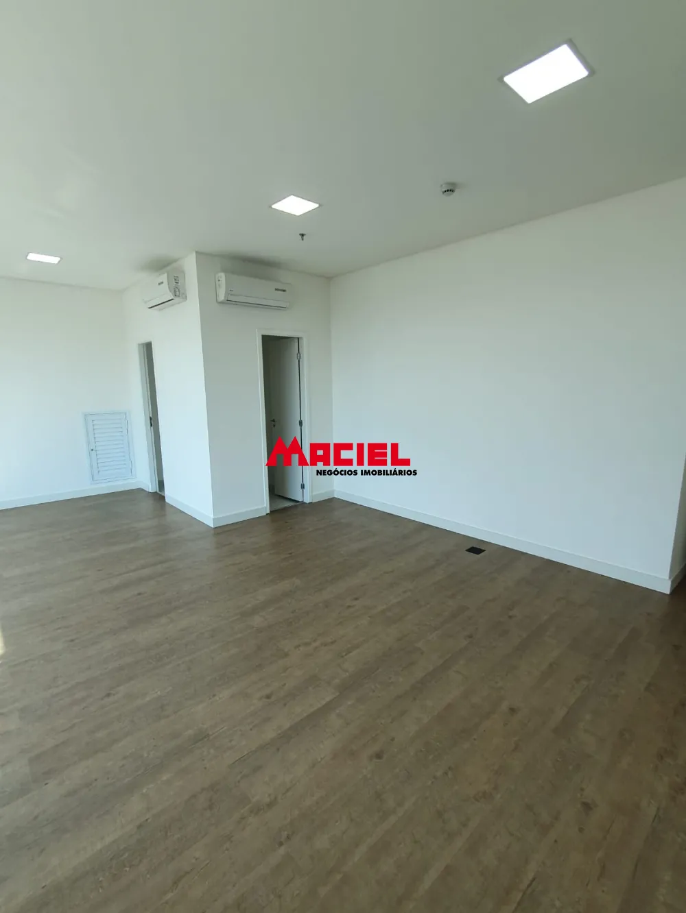Comprar Comercial / Sala em Edif&iacute;cio/Condom&iacute;nio em S&atilde;o Jos&eacute; dos Campos R$ 450.000,00 - Foto 1