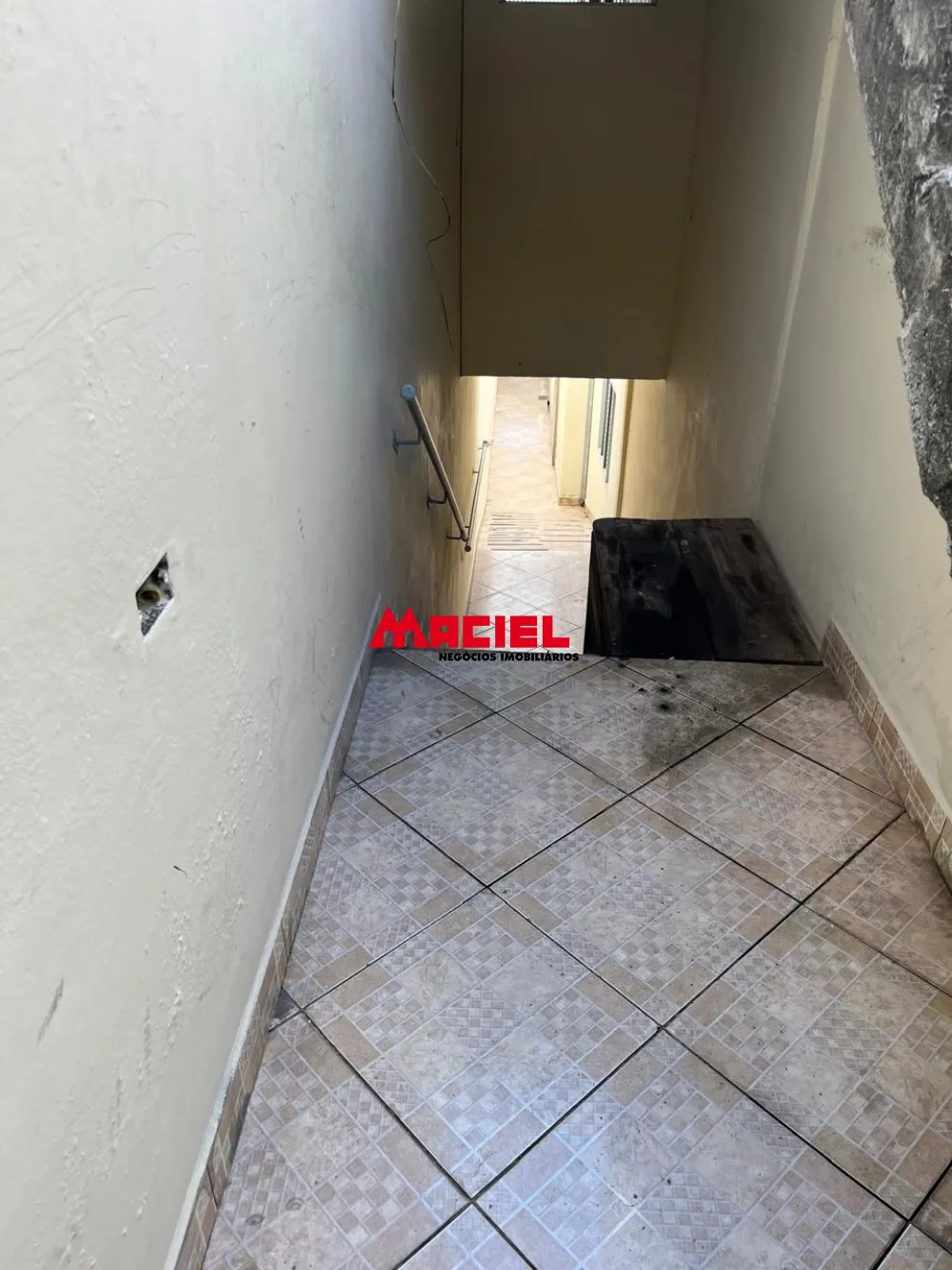 Alugar Casa / Padr&atilde;o em S&atilde;o Jos&eacute; dos Campos R$ 1.150,00 - Foto 2