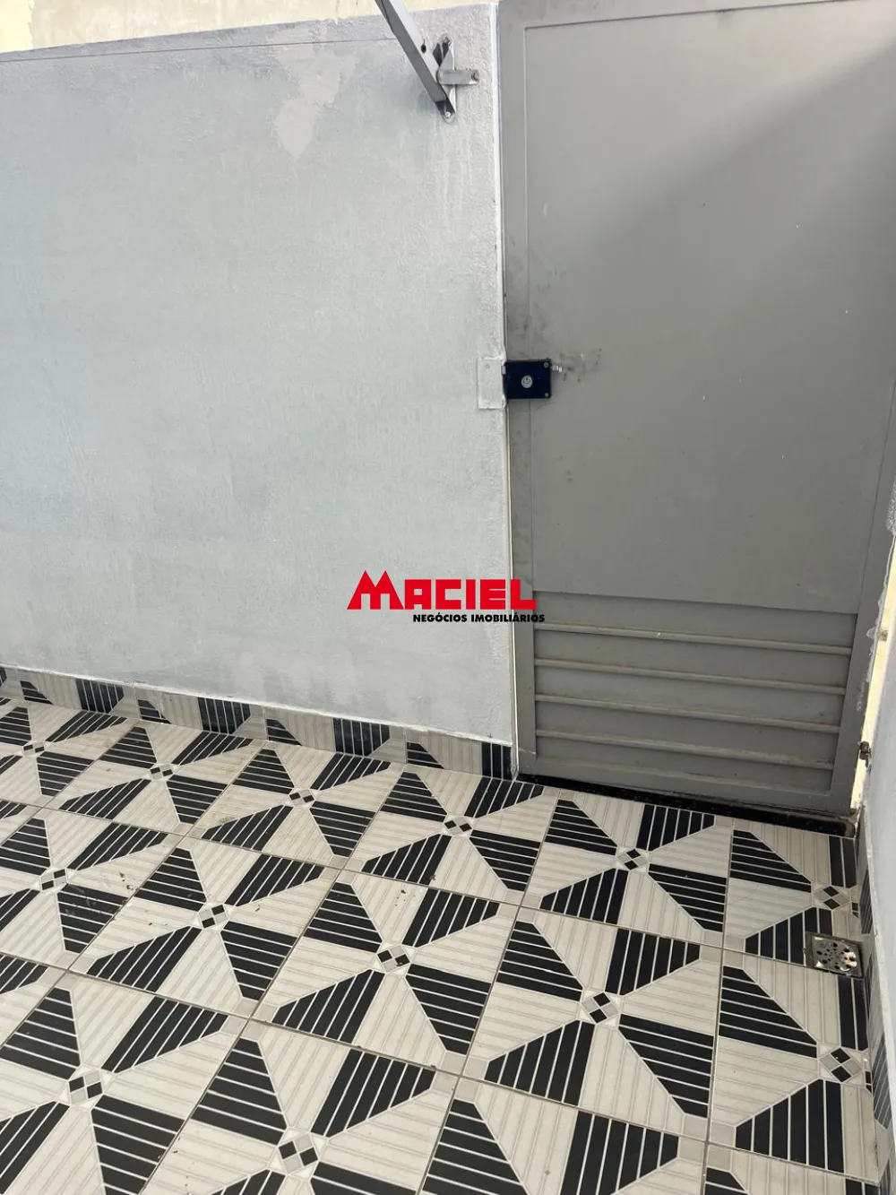 Alugar Casa / Padr&atilde;o em S&atilde;o Jos&eacute; dos Campos R$ 1.150,00 - Foto 3