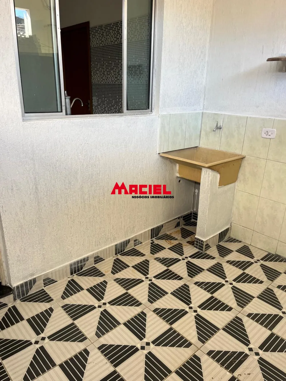 Alugar Casa / Padr&atilde;o em S&atilde;o Jos&eacute; dos Campos R$ 1.150,00 - Foto 6