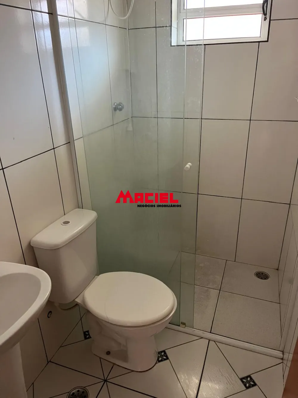 Alugar Casa / Padr&atilde;o em S&atilde;o Jos&eacute; dos Campos R$ 1.150,00 - Foto 9