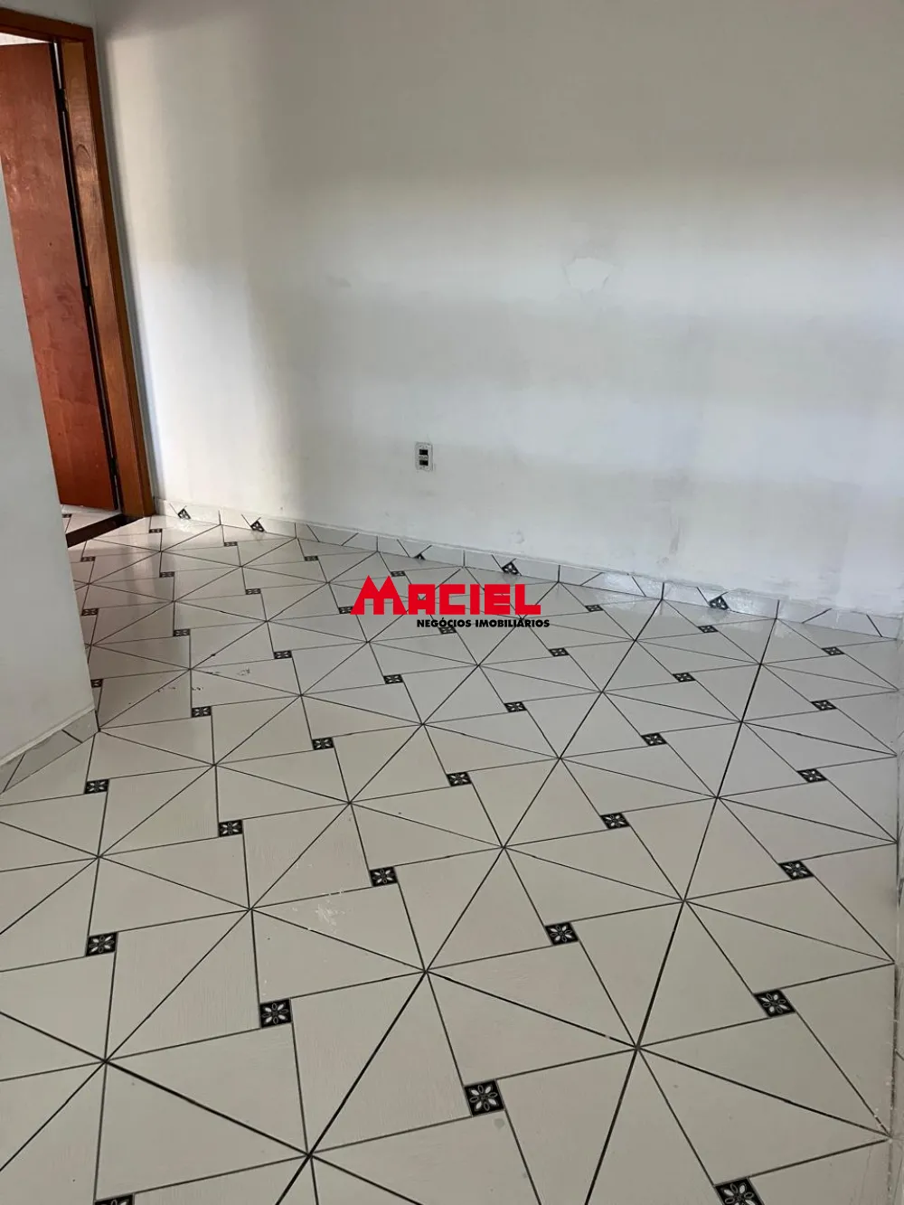 Alugar Casa / Padr&atilde;o em S&atilde;o Jos&eacute; dos Campos R$ 1.150,00 - Foto 11