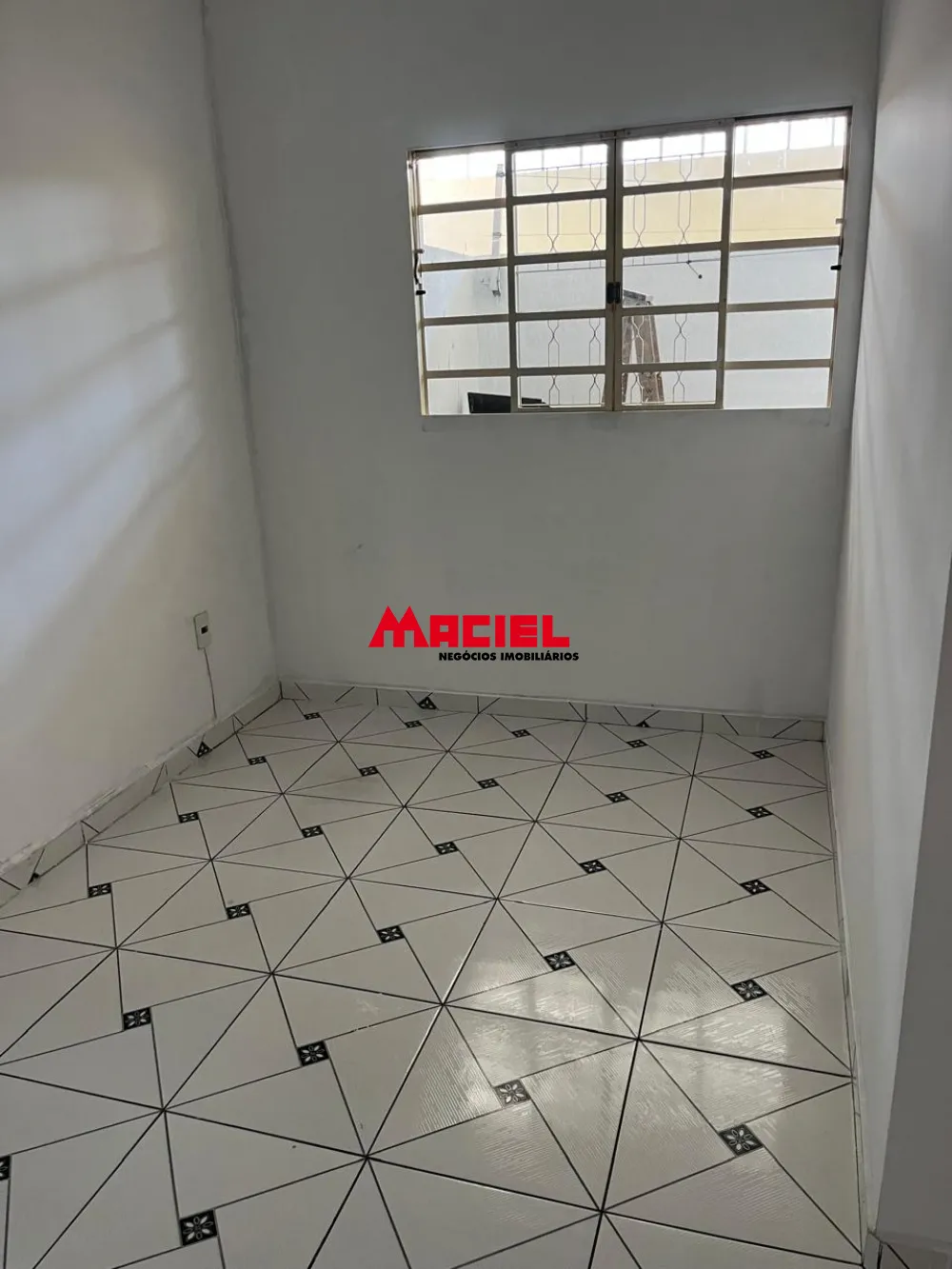 Alugar Casa / Padr&atilde;o em S&atilde;o Jos&eacute; dos Campos R$ 1.150,00 - Foto 12