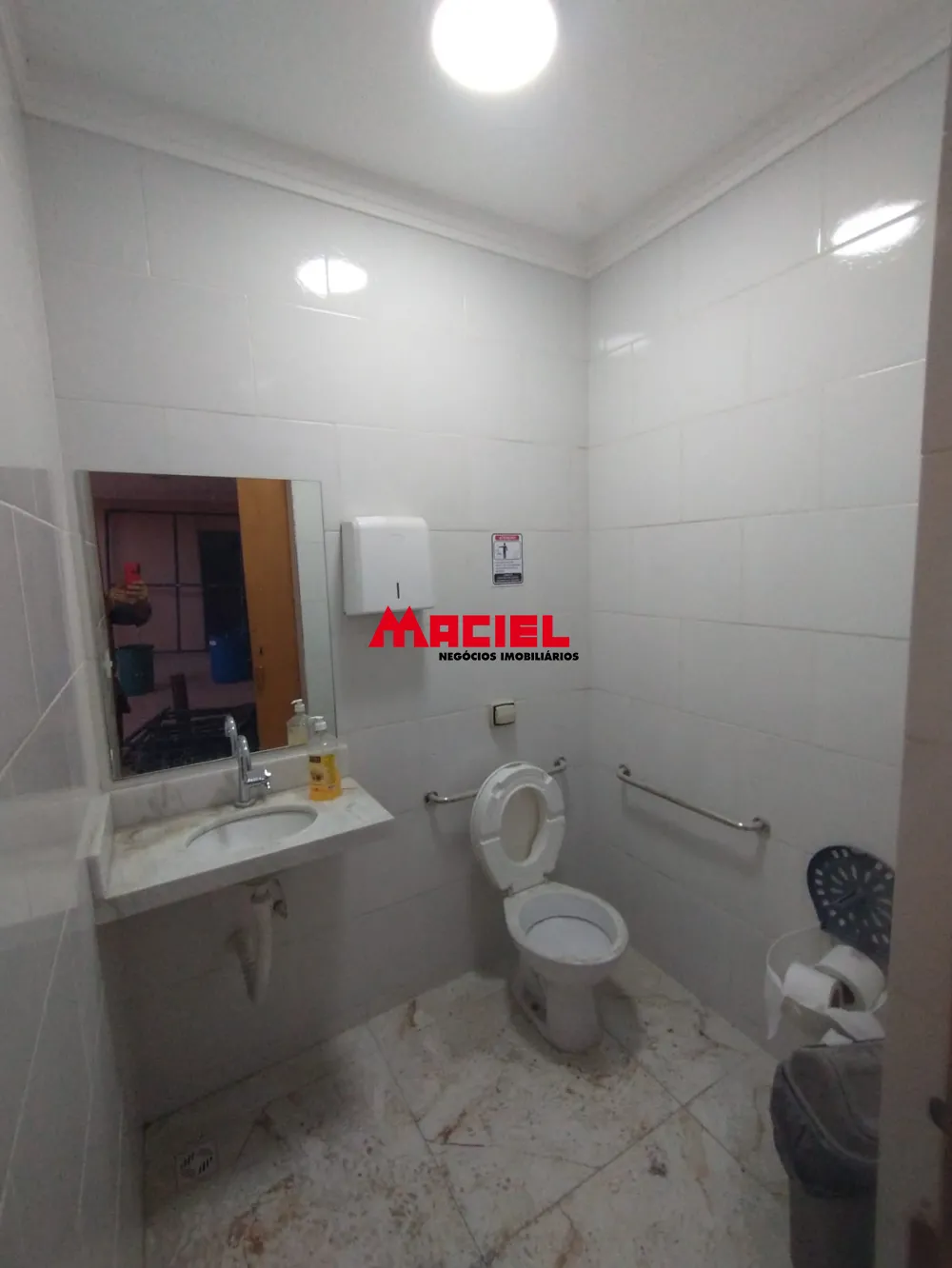Alugar Comercial / Galp&atilde;o em S&atilde;o Jos&eacute; dos Campos R$ 8.000,00 - Foto 14