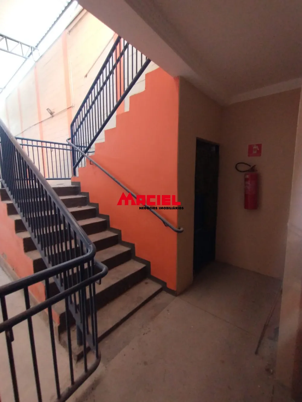 Alugar Comercial / Galp&atilde;o em S&atilde;o Jos&eacute; dos Campos R$ 8.000,00 - Foto 15