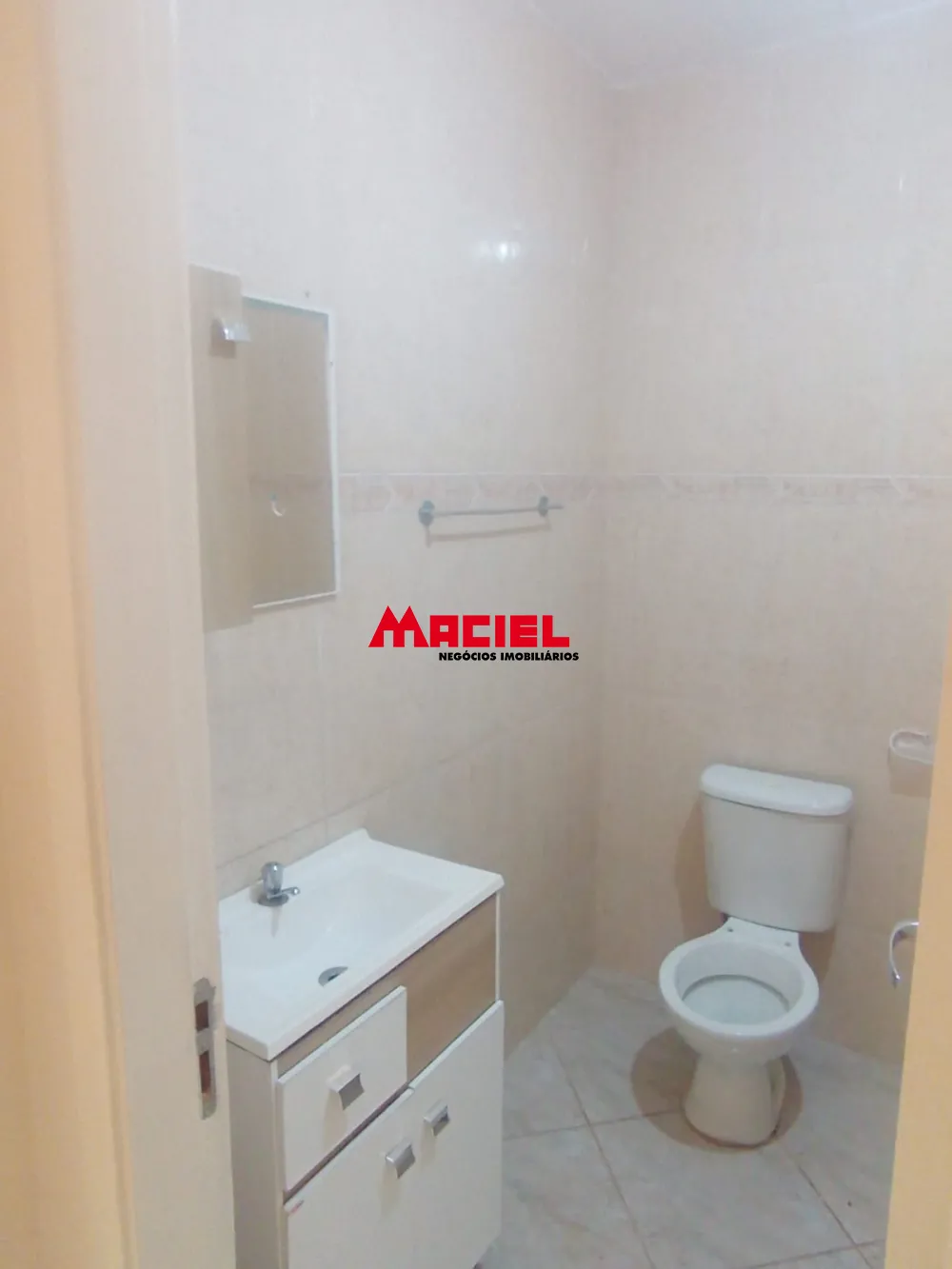 Comprar Casa / Padr&atilde;o em S&atilde;o Jos&eacute; dos Campos R$ 370.000,00 - Foto 4