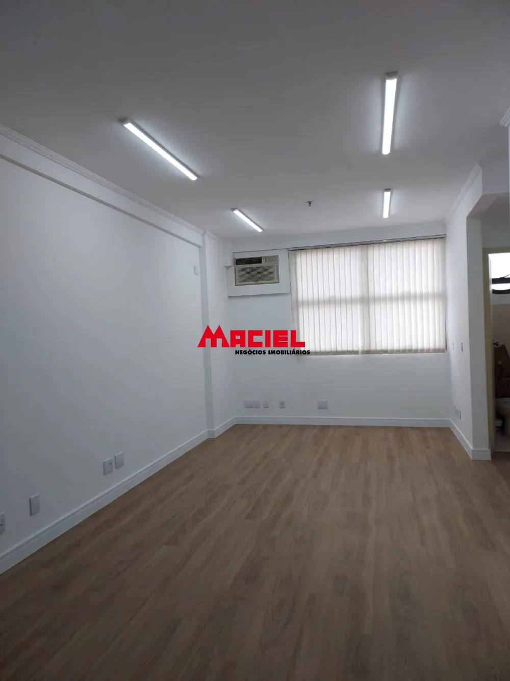 Comprar Comercial / Sala em S&atilde;o Jos&eacute; dos Campos R$ 185.000,00 - Foto 1