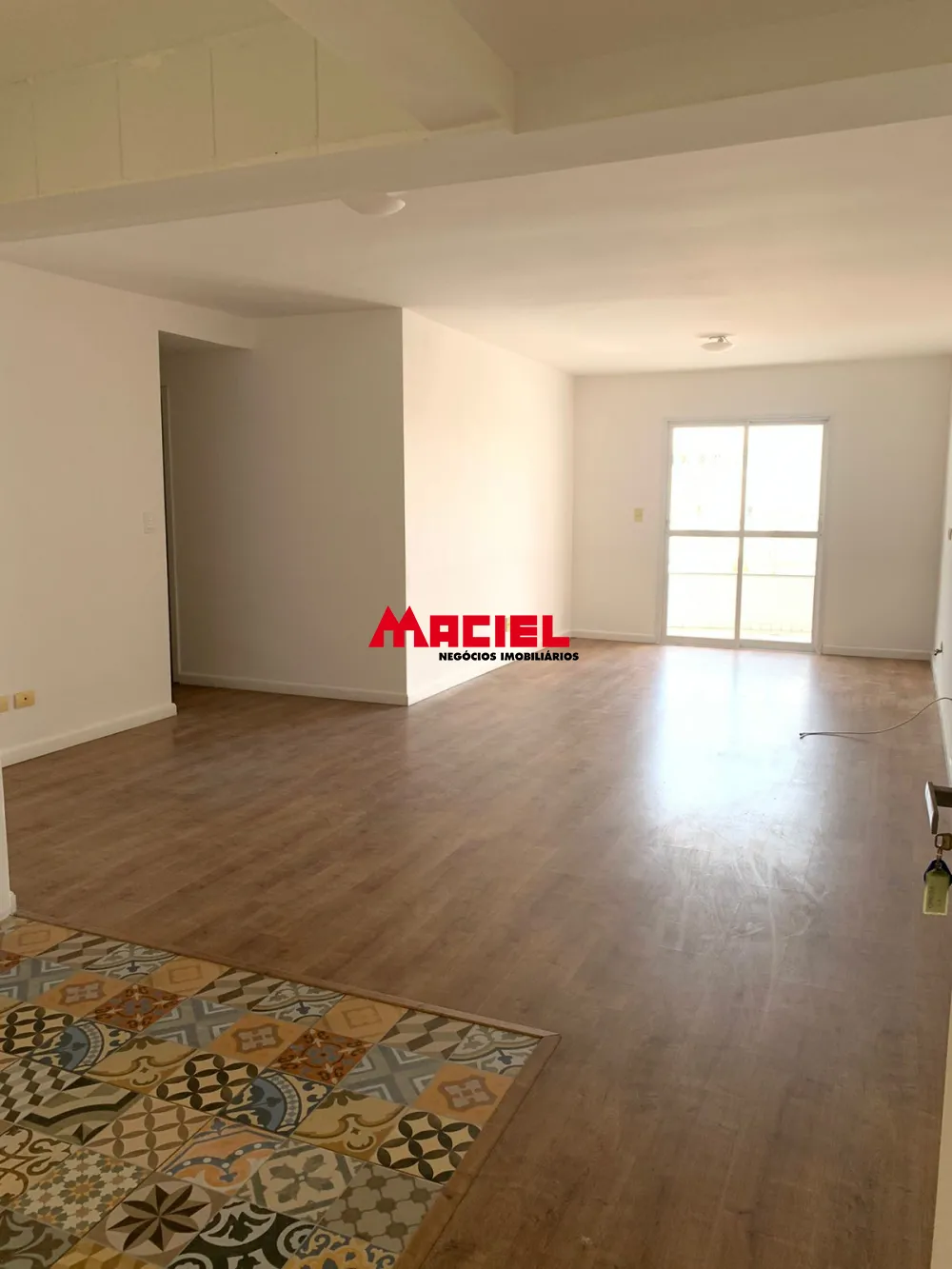 Alugar Apartamento / Padr&atilde;o em S&atilde;o Jos&eacute; dos Campos R$ 3.850,00 - Foto 1