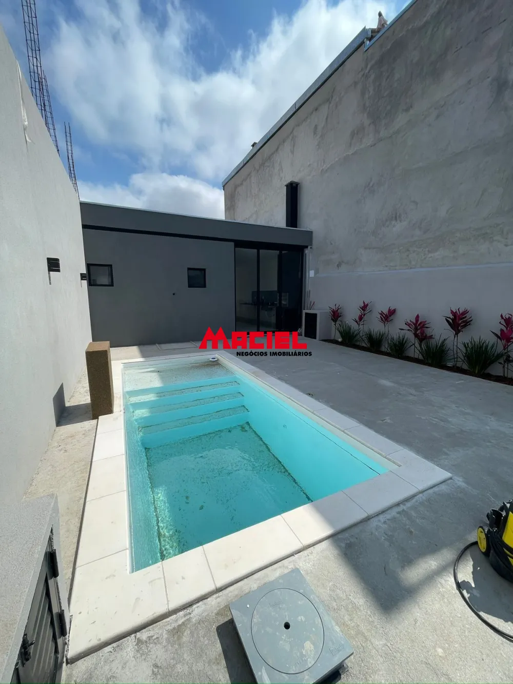 Comprar Casa / Padr&atilde;o em S&atilde;o Jos&eacute; dos Campos R$ 690.000,00 - Foto 1