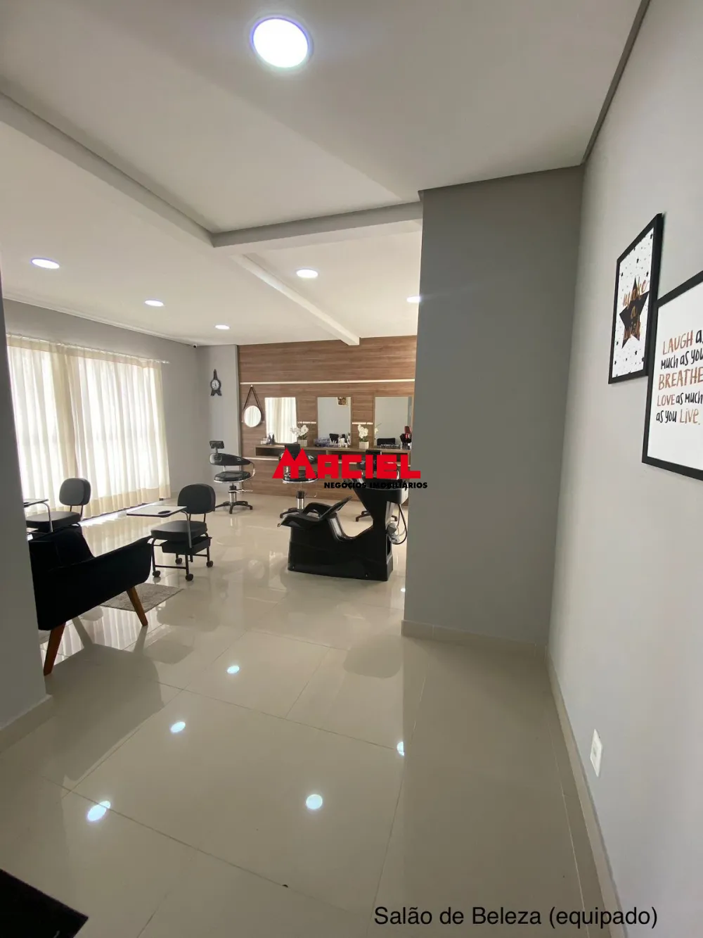 Alugar Apartamento / Mobiliado em S&atilde;o Jos&eacute; dos Campos R$ 4.500,00 - Foto 1