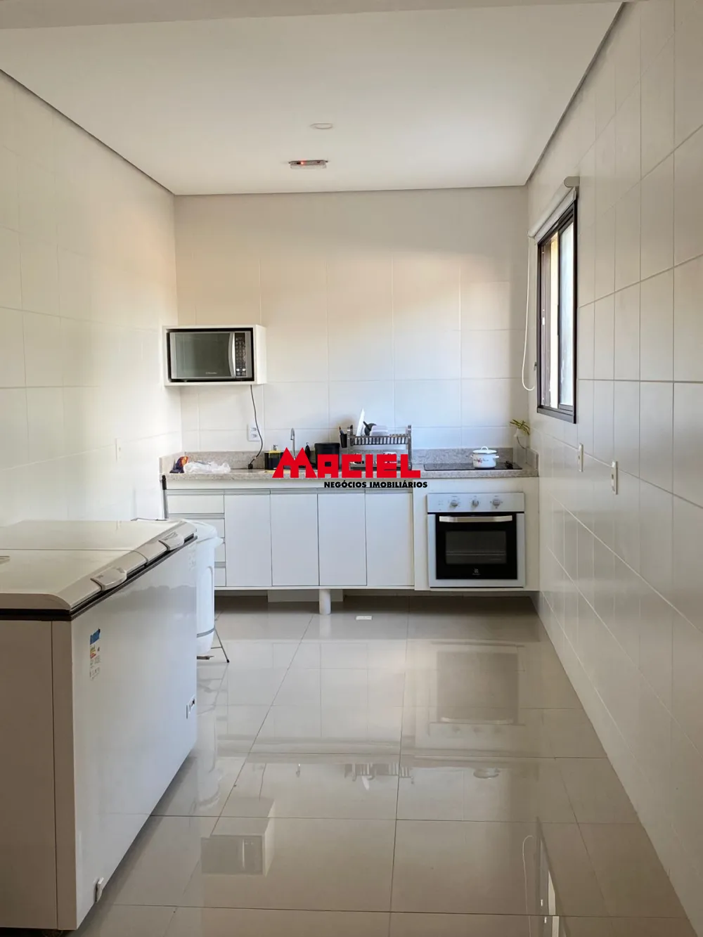 Alugar Apartamento / Mobiliado em S&atilde;o Jos&eacute; dos Campos R$ 4.500,00 - Foto 2