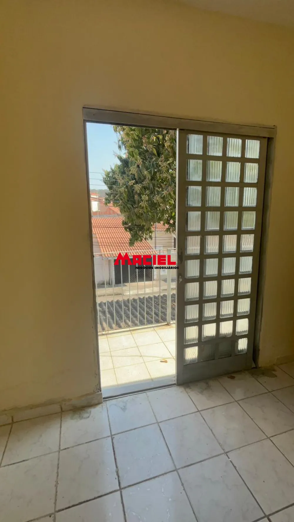 Comprar Casa / Sobrado em S&atilde;o Jos&eacute; dos Campos R$ 300.000,00 - Foto 2