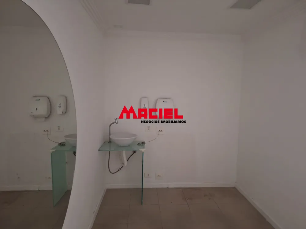 Alugar Comercial / Ponto Comercial em S&atilde;o Jos&eacute; dos Campos R$ 13.000,00 - Foto 3