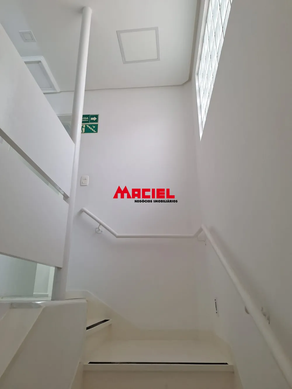 Alugar Comercial / Ponto Comercial em S&atilde;o Jos&eacute; dos Campos R$ 13.000,00 - Foto 4