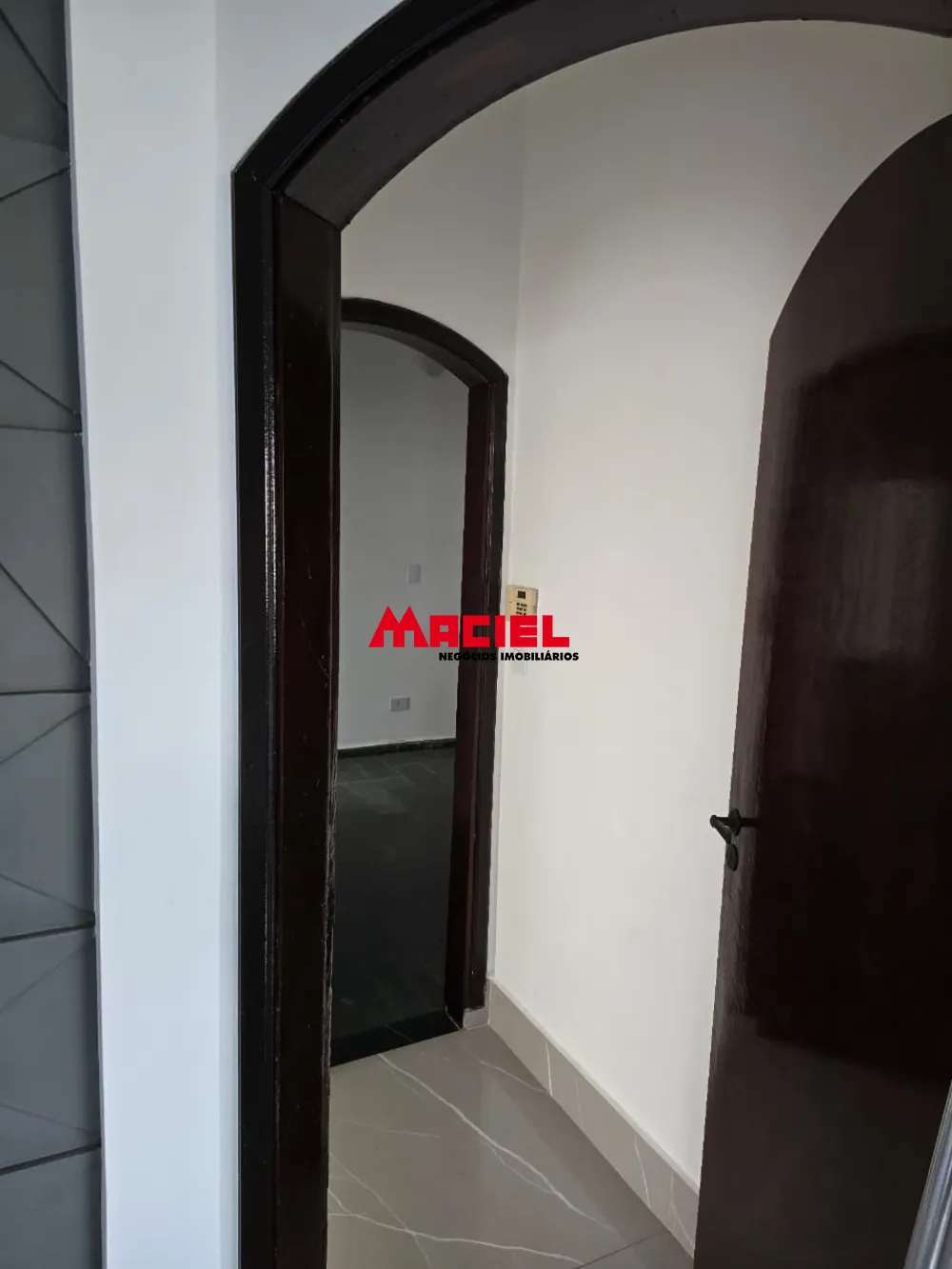 Alugar Casa / Padr&atilde;o em S&atilde;o Jos&eacute; dos Campos R$ 4.500,00 - Foto 2