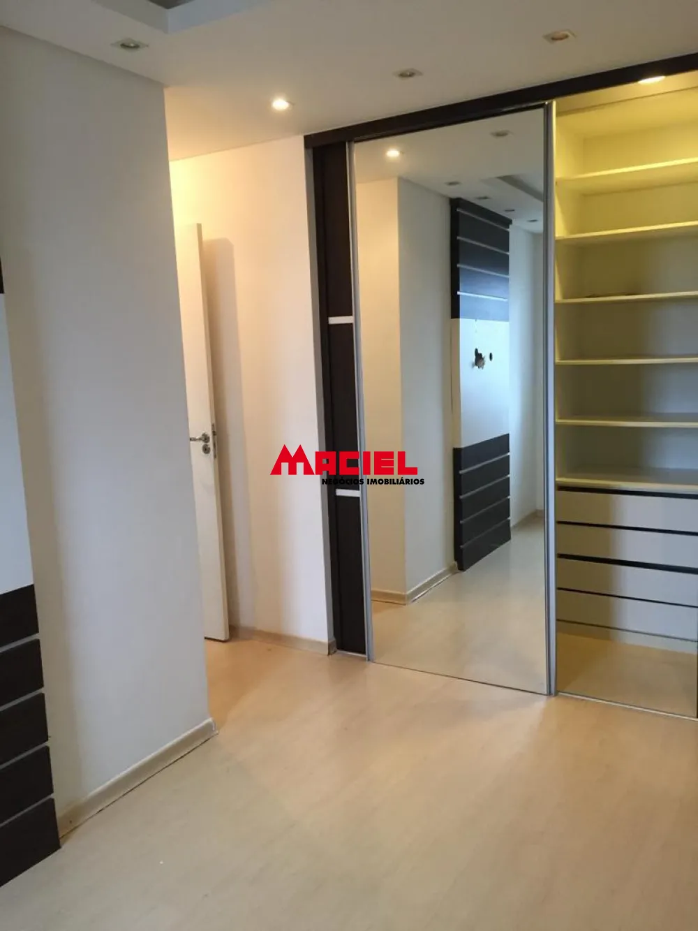 Comprar Apartamento / Padr&atilde;o em S&atilde;o Jos&eacute; dos Campos R$ 650.000,00 - Foto 3