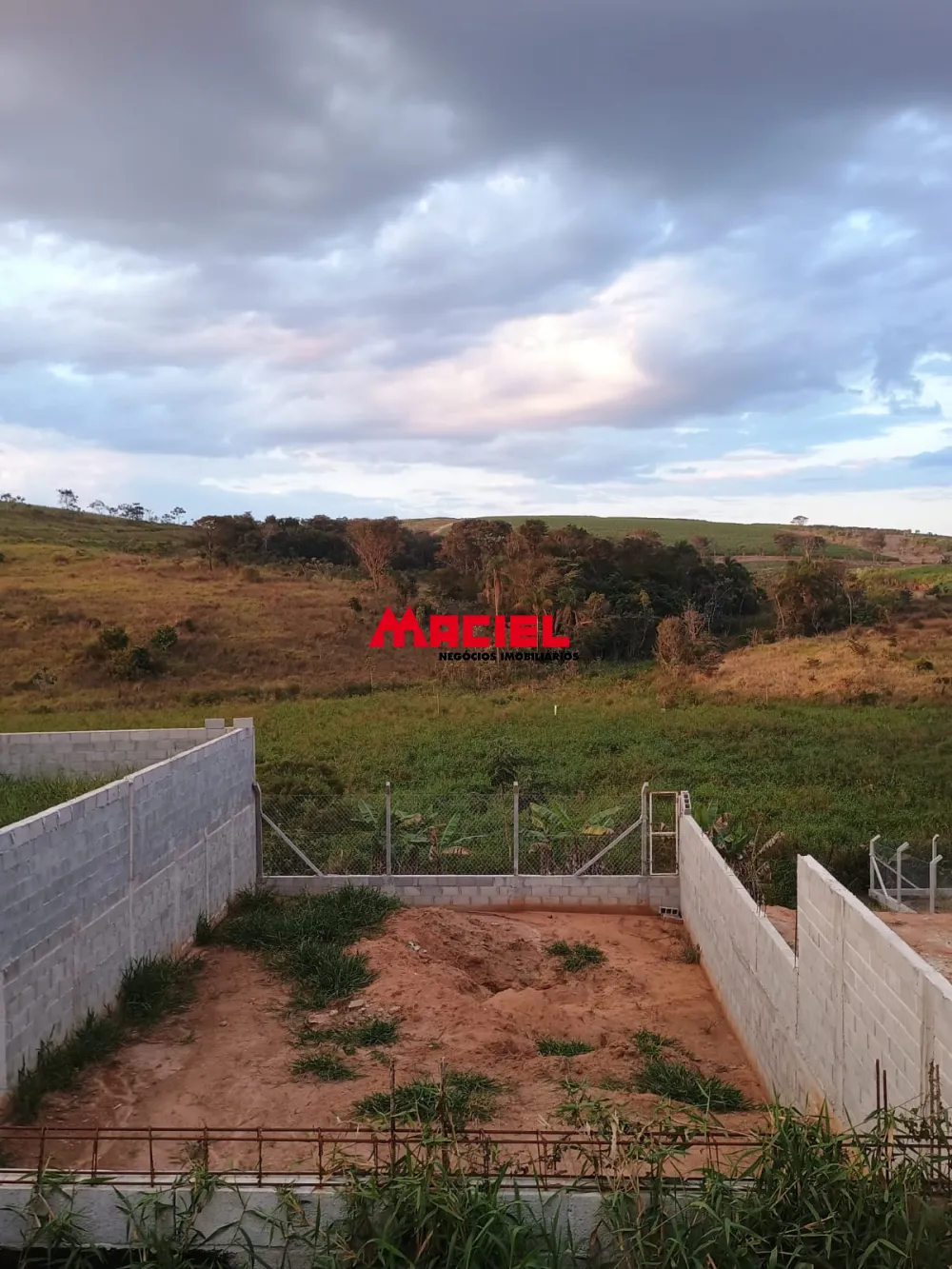 Alugar Comercial / Terreno em Ca&ccedil;apava R$ 1.350,00 - Foto 5