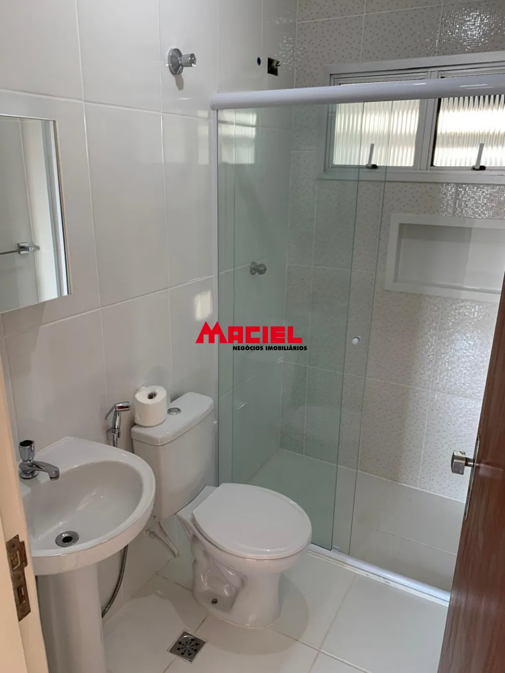 Alugar Apartamento / Padr&atilde;o em S&atilde;o Jos&eacute; dos Campos R$ 2.500,00 - Foto 3