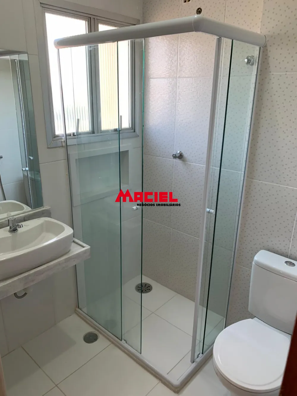 Alugar Apartamento / Padr&atilde;o em S&atilde;o Jos&eacute; dos Campos R$ 2.500,00 - Foto 4