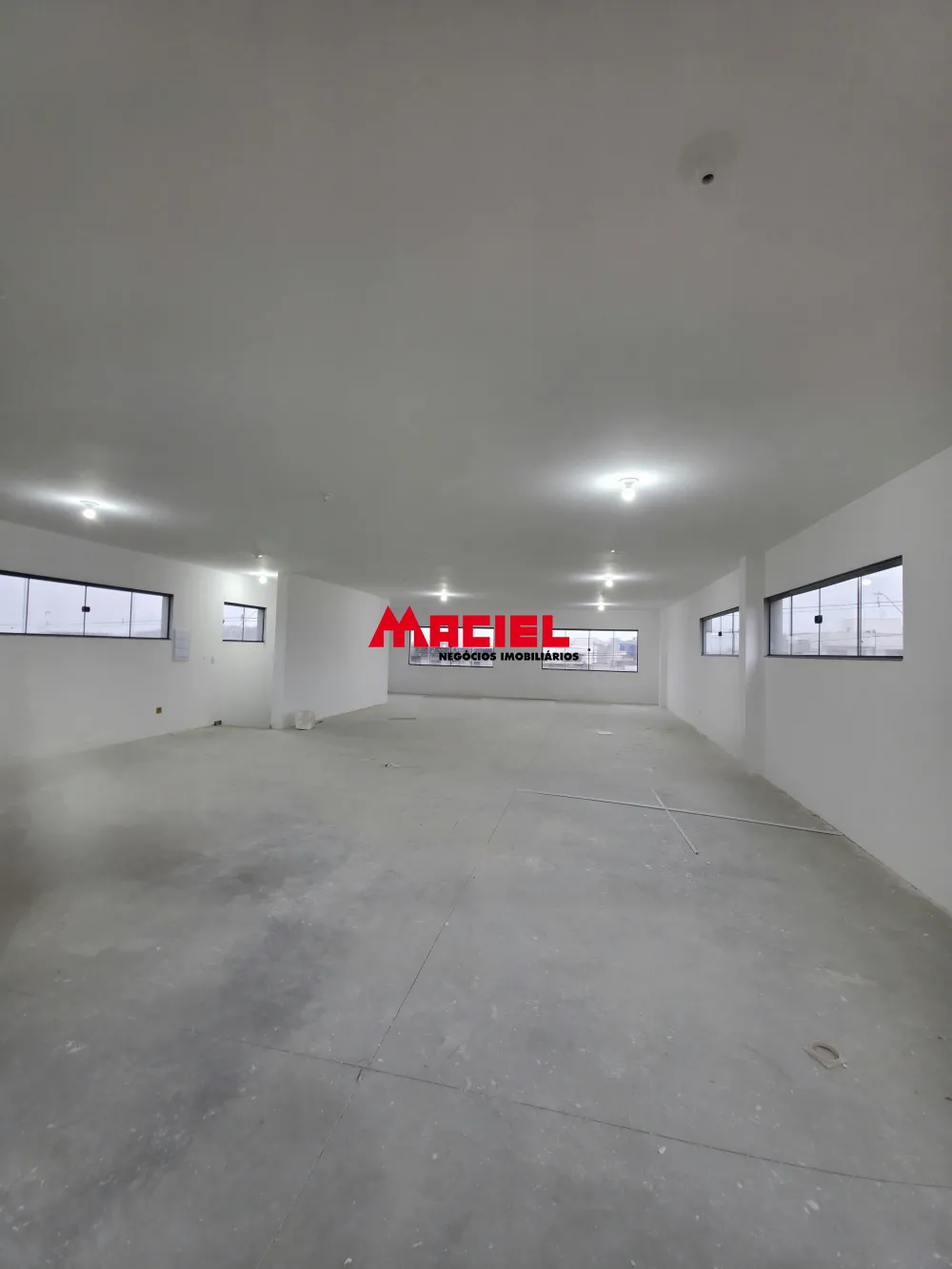 Alugar Comercial / Ponto Comercial em S&atilde;o Jos&eacute; dos Campos R$ 4.500,00 - Foto 3