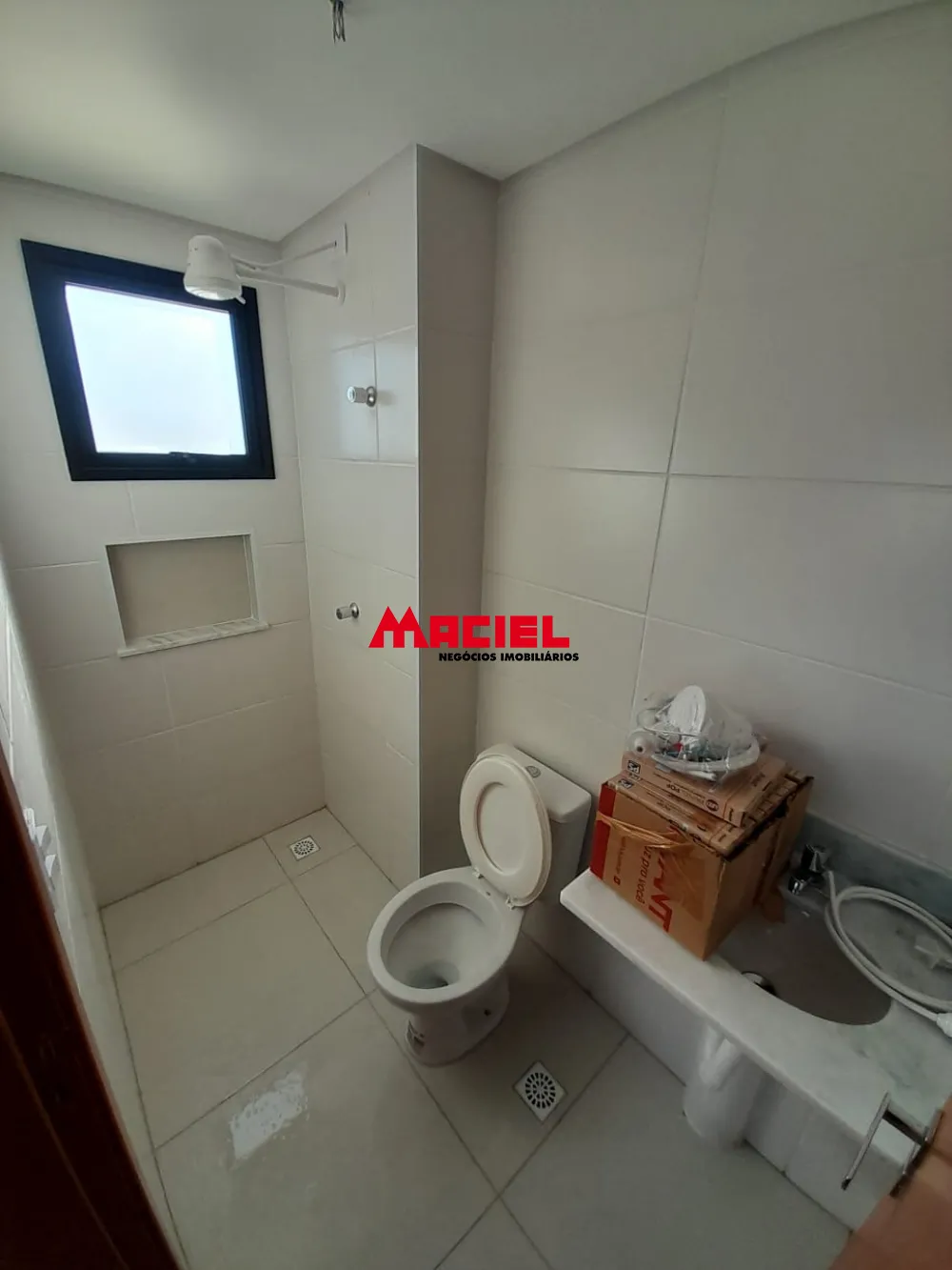 Alugar Apartamento / Padr&atilde;o em S&atilde;o Jos&eacute; dos Campos R$ 1.900,00 - Foto 2