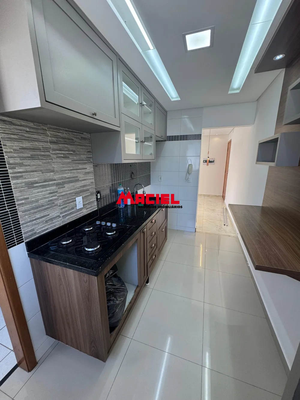 Alugar Apartamento / Padr&atilde;o em S&atilde;o Jos&eacute; dos Campos R$ 3.000,00 - Foto 17