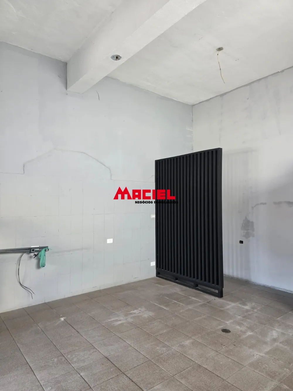 Alugar Comercial / Ponto Comercial em S&atilde;o Jos&eacute; dos Campos R$ 3.300,00 - Foto 6