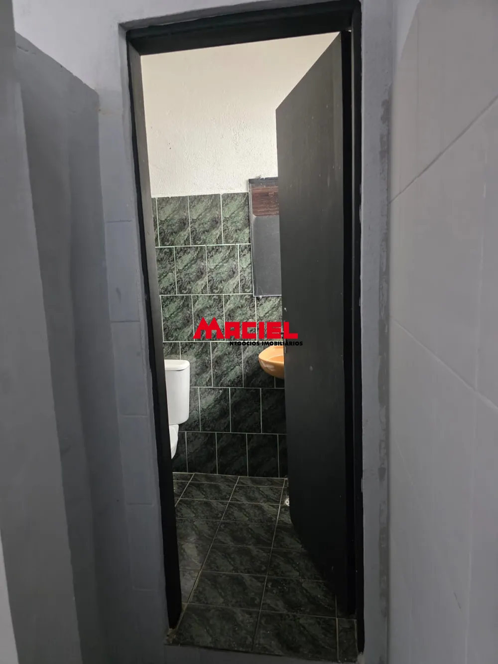 Alugar Comercial / Ponto Comercial em S&atilde;o Jos&eacute; dos Campos R$ 3.300,00 - Foto 16