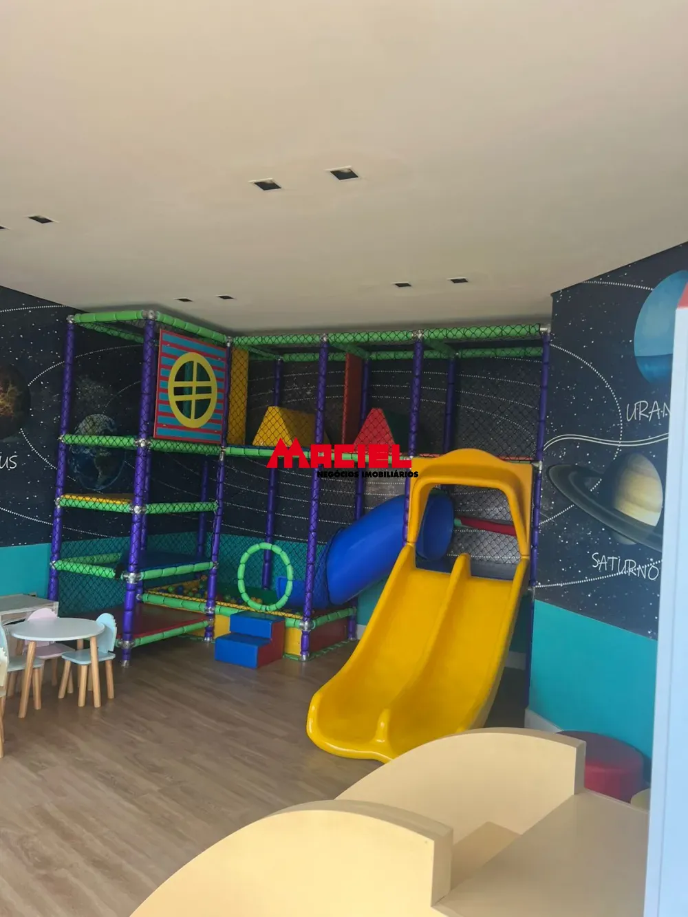 Alugar Apartamento / Padr&atilde;o em S&atilde;o Jos&eacute; dos Campos R$ 2.700,00 - Foto 2